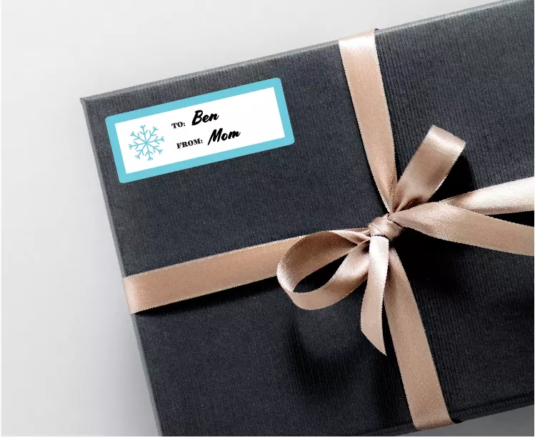 snowflake design gift tag on gift 